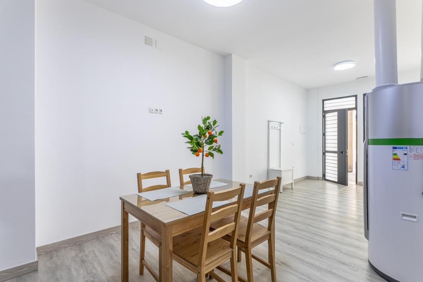 Feria De Abril De Apartamento